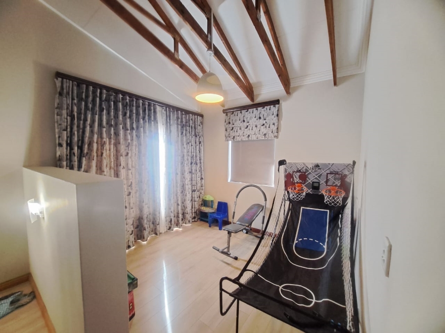 5 Bedroom Property for Sale in Protea Park North West